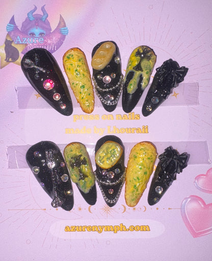 Garlic Bread Goth | Press On Nails