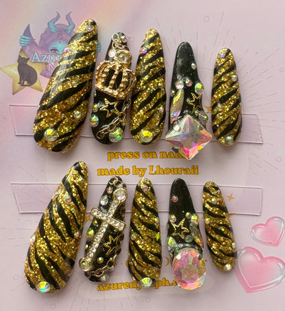 Tsuyome Guaru | Press On Nails