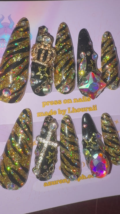 Tsuyome Guaru | Press On Nails